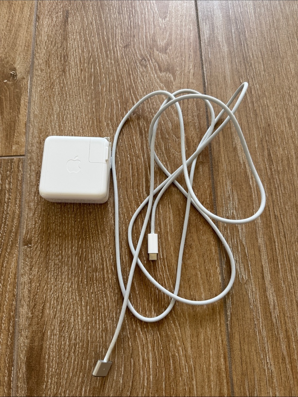 Apple White MagSafe Power Adapter with Cable USB-C 70W